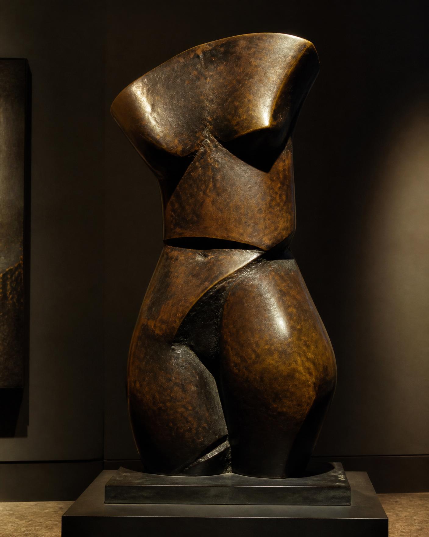 Bronce fundido — peso y permanencia patrimonial